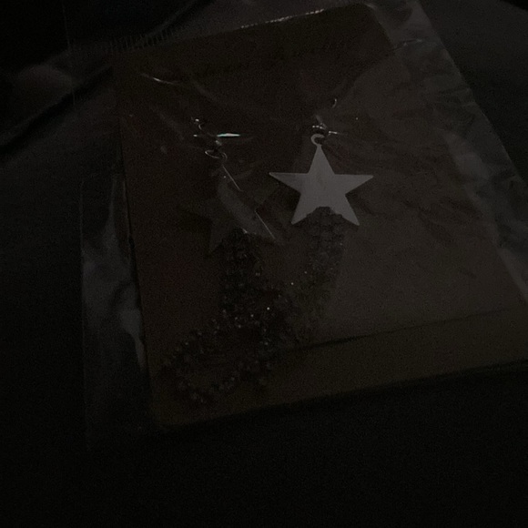 Barbie Movie Earrings. Piercing. OS. U.S. shipping only! 💕💖 - Picture 5 of 5